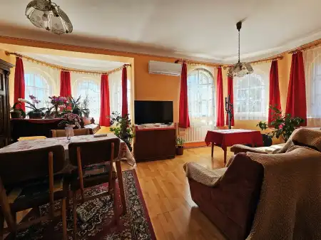 Eladó családi ház, Heves 5 szoba 200 m² 54.9 M Ft