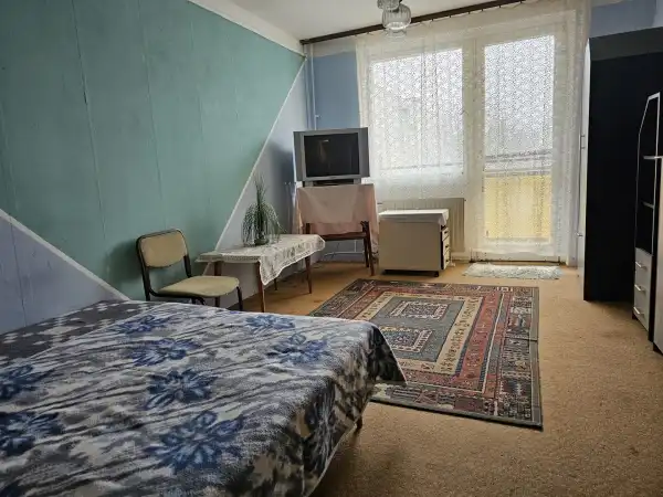 Eladó panellakás, Eger 3 szoba 73 m² 32.9 M Ft