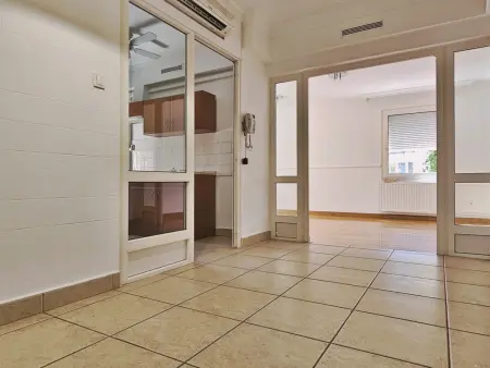 Eladó panellakás, Eger 2+1 szoba 77 m² 75.9 M Ft